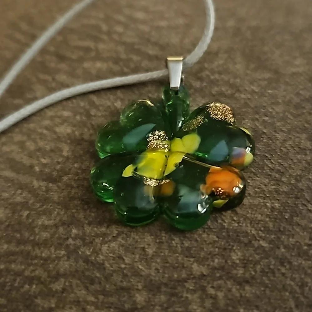 3/$30 VTG Art Glass Shamrock St. Patrick's Day Pendant Rope Necklace
